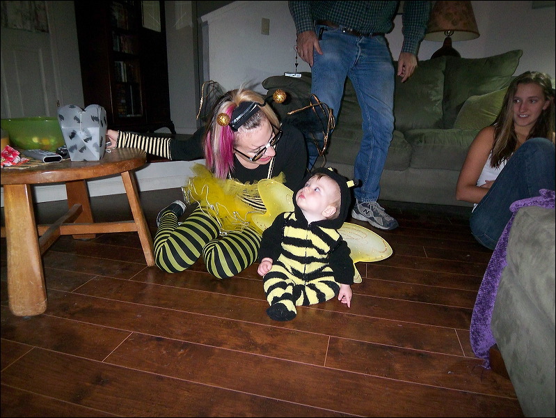 Emi , Jordan , Rachel  • We Buzz...We Trick...We Treat!  • The Doblick House  • Santa Cruz  • CA   • 10/31/2008